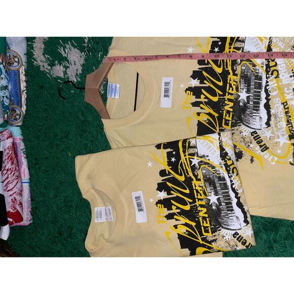 Vintage Sprint Center Shirt Events Arena Music Sports Yellow Graphic Tee Y2K M - Picture 11 of 11